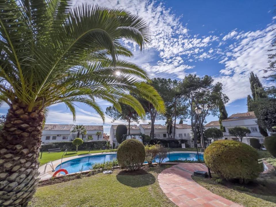 Appartamento Bajo Con Jardin En La Milla De Oro Marbella Esterno foto