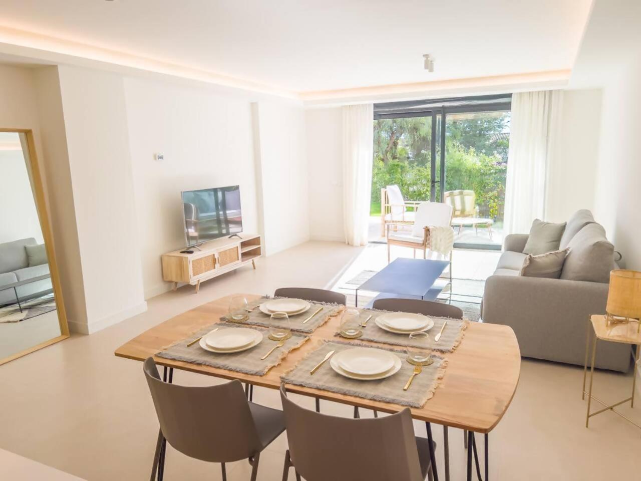 Appartamento Bajo Con Jardin En La Milla De Oro Marbella Esterno foto