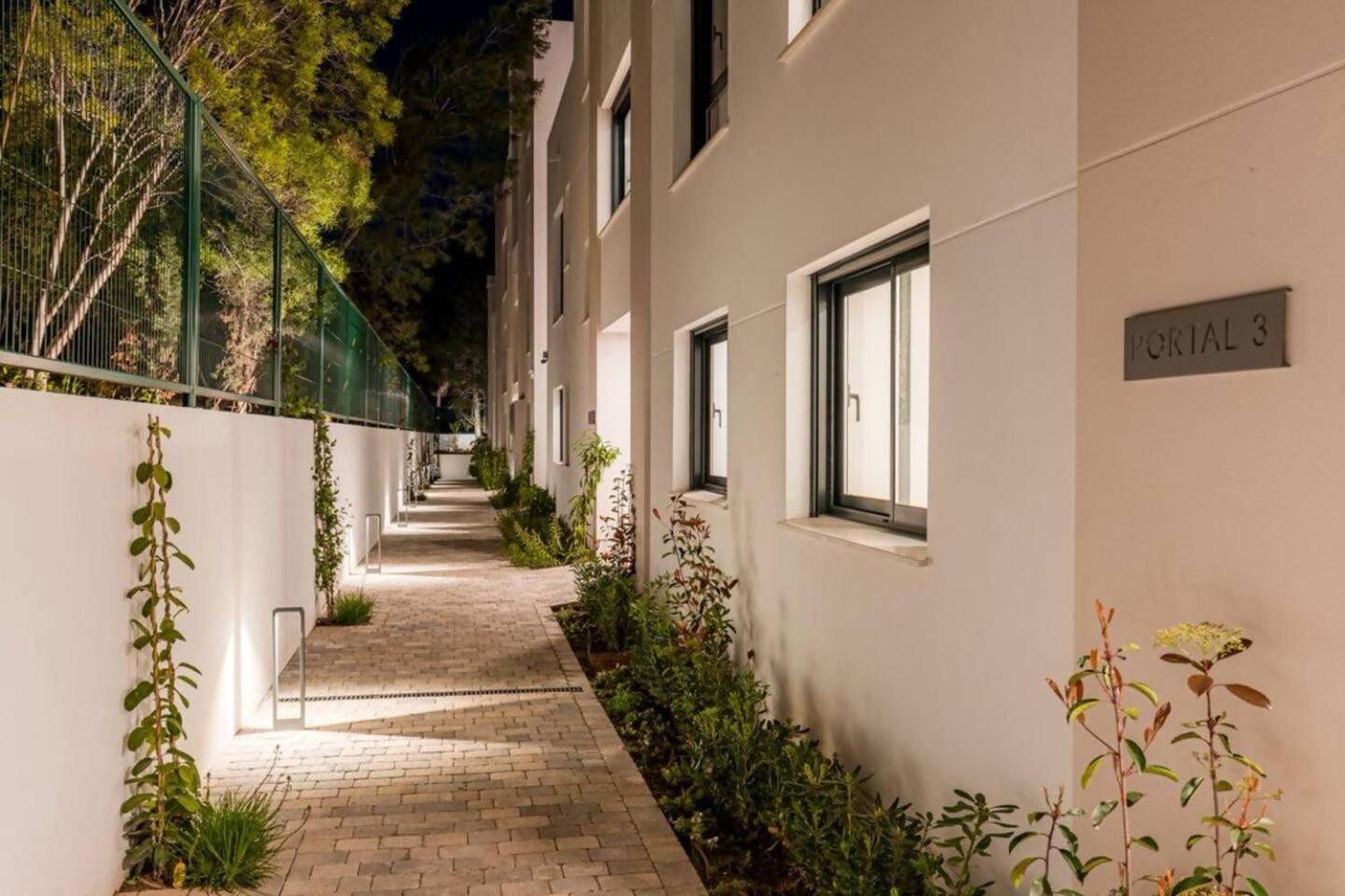 Appartamento Bajo Con Jardin En La Milla De Oro Marbella Esterno foto