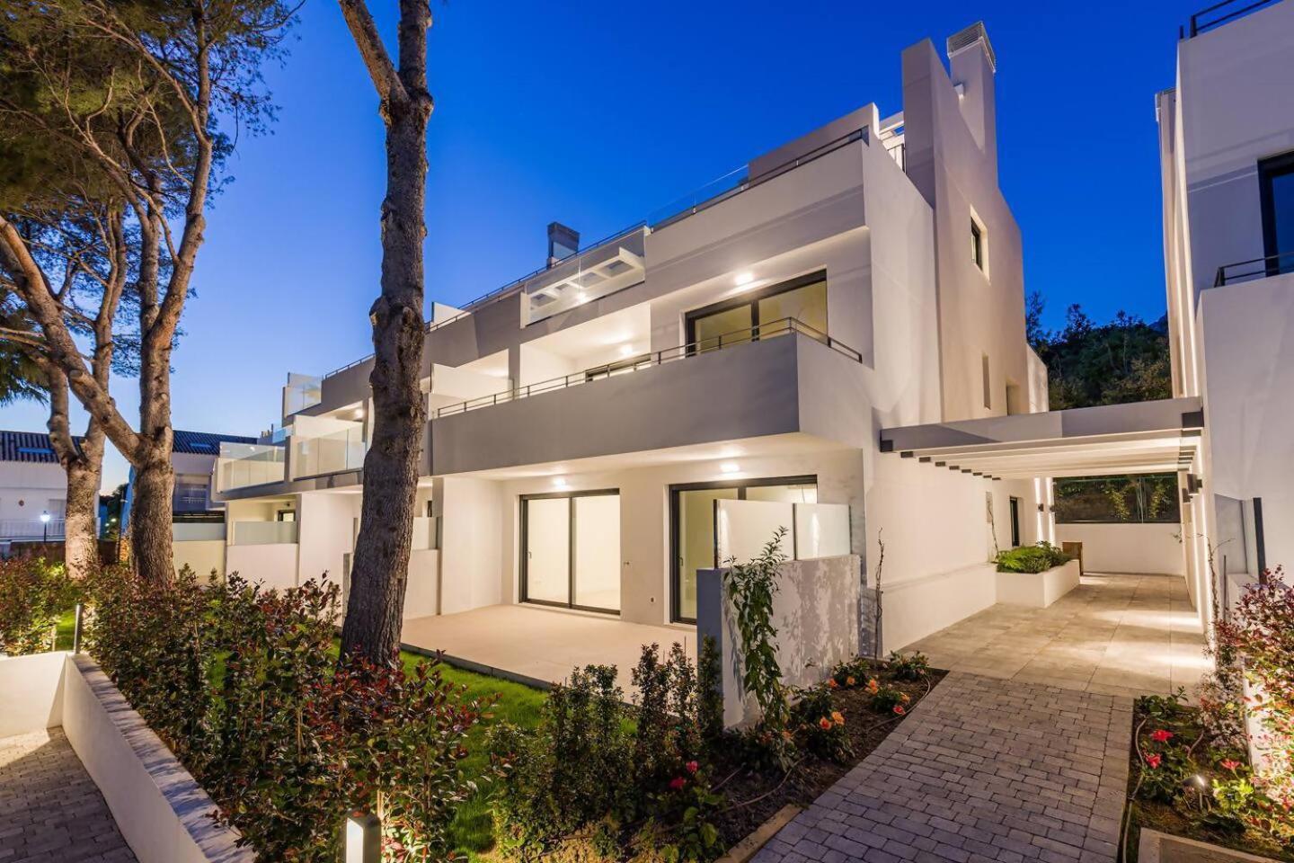 Appartamento Bajo Con Jardin En La Milla De Oro Marbella Esterno foto